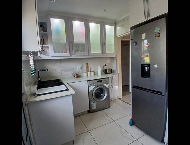 3 BEDROOM HOUSE FOR SALE IN MONTCLAIR